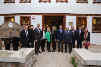 Doç. Dr. Mine Can’ın kişisel sergisi açıldı