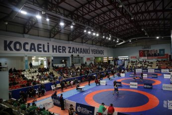 Geleceğin güreşçileri yetişiyor