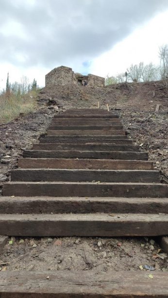 Sezer, restorasyon çalışmalarını inceledi