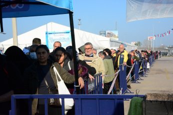 Kocaeli'de 2 ton hamsi dağıtıldı