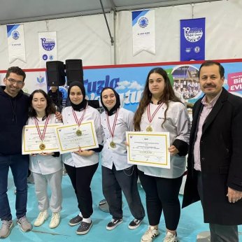 Sezer, şampiyon şefleri tebrik etti