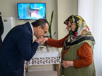 Vali Yavuz’dan Kocaeli Huzurevi’ne ziyaret