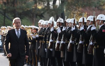 Bakan Akar’dan Donanma Komutanlığı’na ziyaret