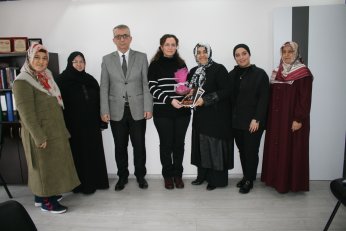 ‘Halkımızı dinliyor, fikirlerini alıyoruz’