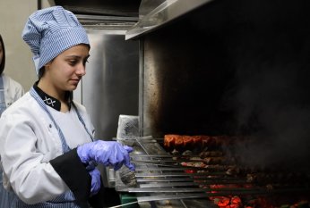 Kebabın püf noktalarını ustalardan öğrendiler