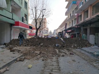 Dönüşümde ilk yıkımlar başladı