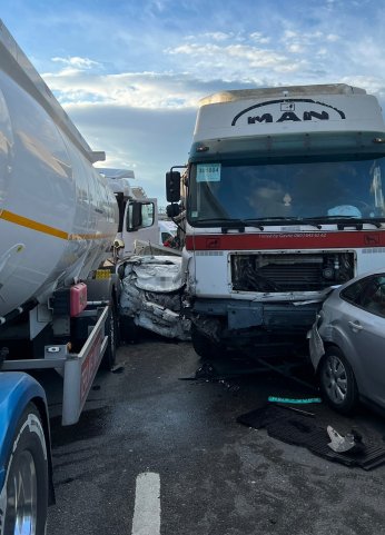 TEM’de 9 araçlı zincirleme kaza