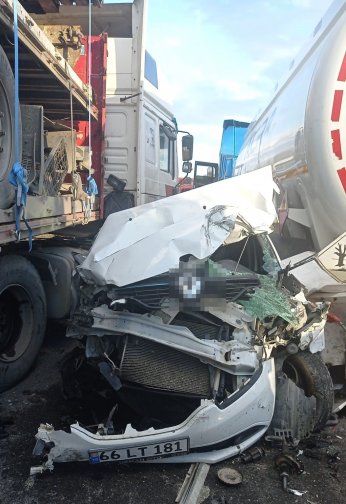 TEM’de 9 araçlı zincirleme kaza