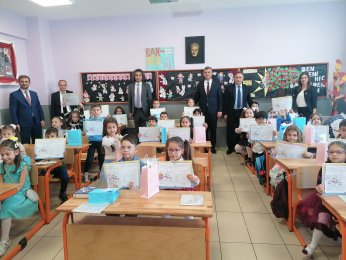 Öğrenciler karne heyecanı yaşadı