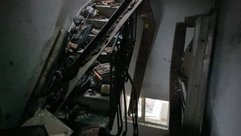 Binadaki hasar, gün ağarınca ortaya çıktı