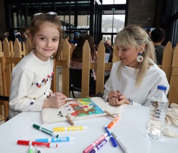    Çocuklar, atölyeler  ile tatil keyfi yaşıyor