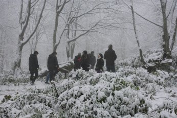 Beklenen kar gelince soluğu Kartepe’de aldılar