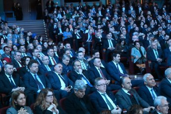 Emine Erdoğan’dan Büyükakın’a teşekkür plaketi