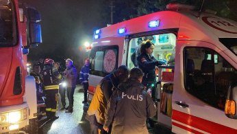 İki otomobil kafa kafaya çarpıştı: 6 yaralı