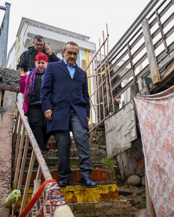 Vali Yavuz, Gölcük’te gönüllere dokundu