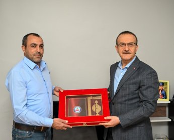 Vali Yavuz, Gölcük’te gönüllere dokundu