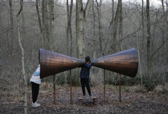 Doğanın sesini akustik ortamda dinliyorlar