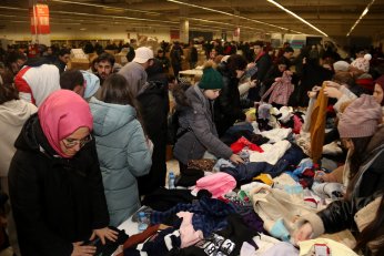 Ayni Yardım Merkezi’nden 60 tır yardım gönderildi