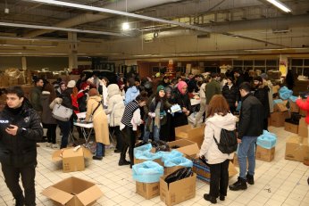 Ayni Yardım Merkezi’nden 60 tır yardım gönderildi