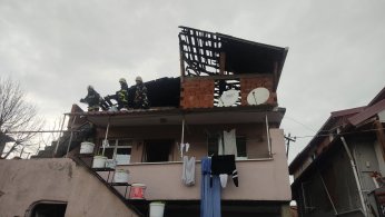 Gölcük'te yangın çıkan ev kullanılamaz hale geldi