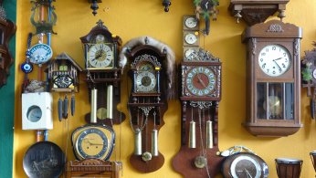 Antika sevgisi dükkan açtırdı