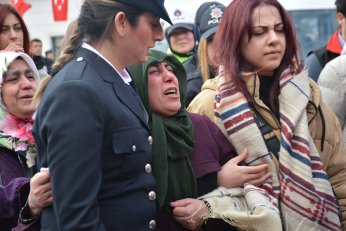 Yaşamını yitiren polis,  törenle uğurlandı