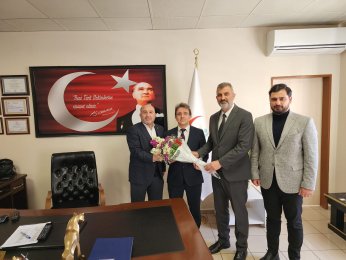 Sezer, sağlık çalışanlarının  Tıp Bayramı’nı kutladı