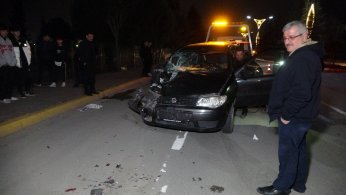 Otomobil tıra çarptı: 1’i çocuk 2 yaralı