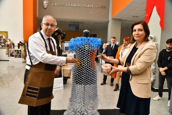 KOÜ’de atıklar sanatla buluştu