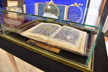 Kutsal emanetler  sergisi açıldı