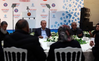Cumhurbaşkanı Erdoğan, depremzedeler ile iftarda buluştu