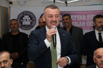 Büyükakın, pazarcı esnafıyla buluştu