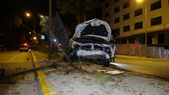 Gölcük’te facianın eşiğinden dönülen kazada 2 yaralı