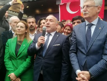 AK Parti’den görkemli açılış