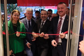 AK Parti’den görkemli açılış