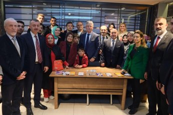 AK Parti’den görkemli açılış