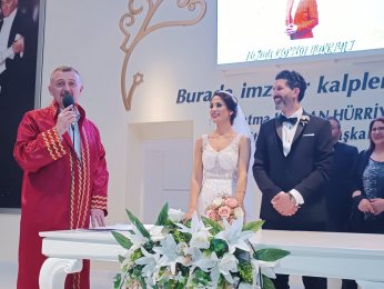 Ayşe ile Mecit, dünya evine girdi