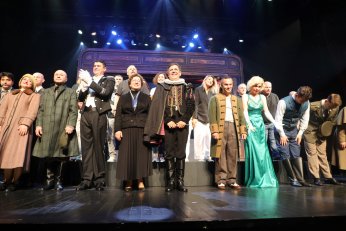 Şehir Tiyatrosuna usta oyunculardan tam not