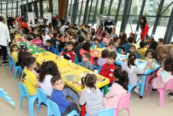 ‘Yüzleriniz gülsün  diye çalışıyoruz’