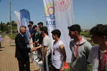 Gölcüklü gençler 19 Mayıs coşkusuyla koştu 