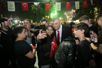 19 Mayıs kutlamaları fener alayı ile taçlandı