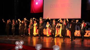 Özel öğrencilerden anlamlı gösteri