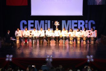 Özel öğrencilerden anlamlı gösteri