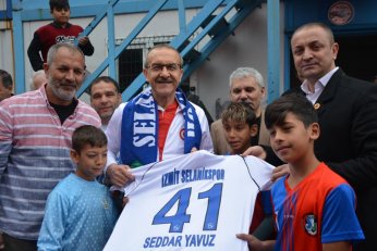 Selanikspor’a malzeme yardımı