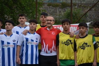 Selanikspor’a malzeme yardımı