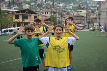 Selanikspor’a malzeme yardımı