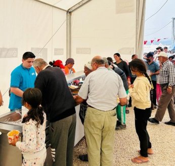 Depremzedelere yemek  hizmeti sürdürülüyor