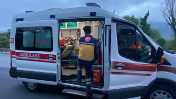 Otobüs tıra çarptı: 1’i ağır 22 yaralı