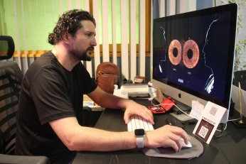 Göz irisleri fotoğraf sanatına dönüşüyor