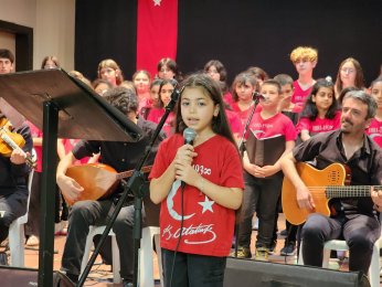 Çocuk korosundan muhteşem konser